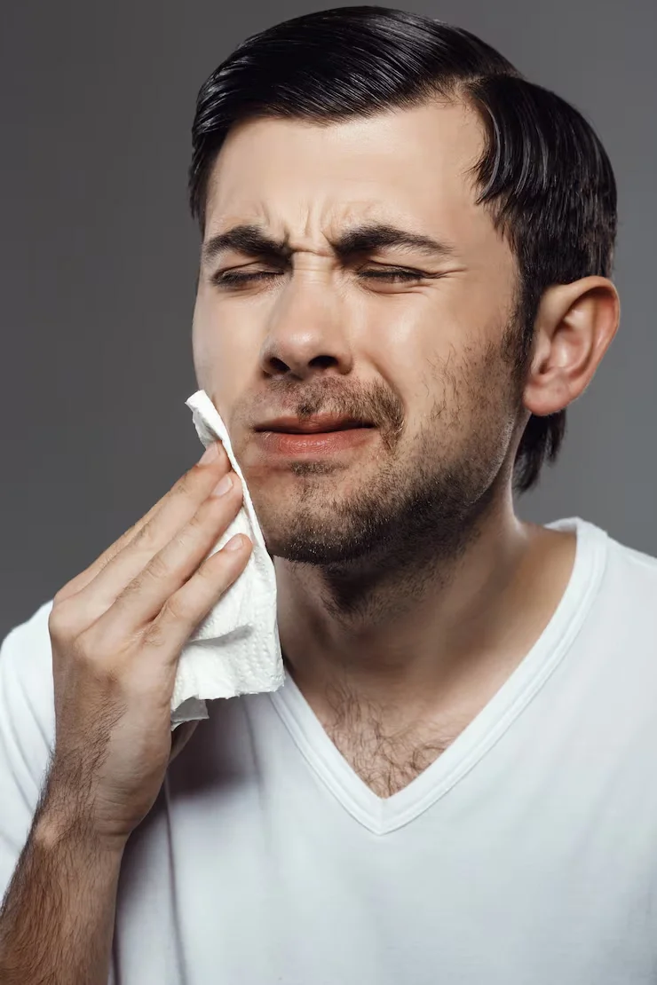 علاج التهاب اللثة وانتفاخها في المنزل